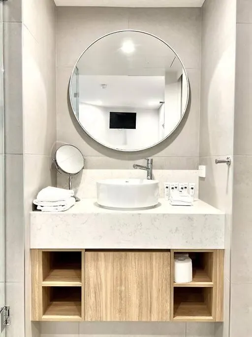 Apartment 18Ob Absolute Beachfront - Noosa Main Beach